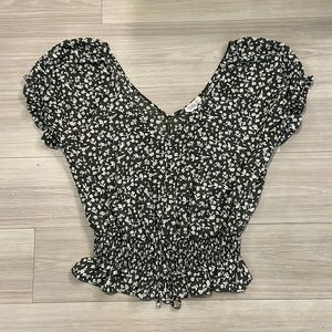 Green and White Floral Top • MEDIUM